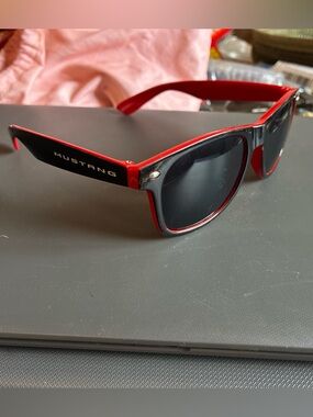 Ford Mustang-Fire Red/Black Wayfarer Plastic Sunglasses & Hard Case 6”W 2”H EUC